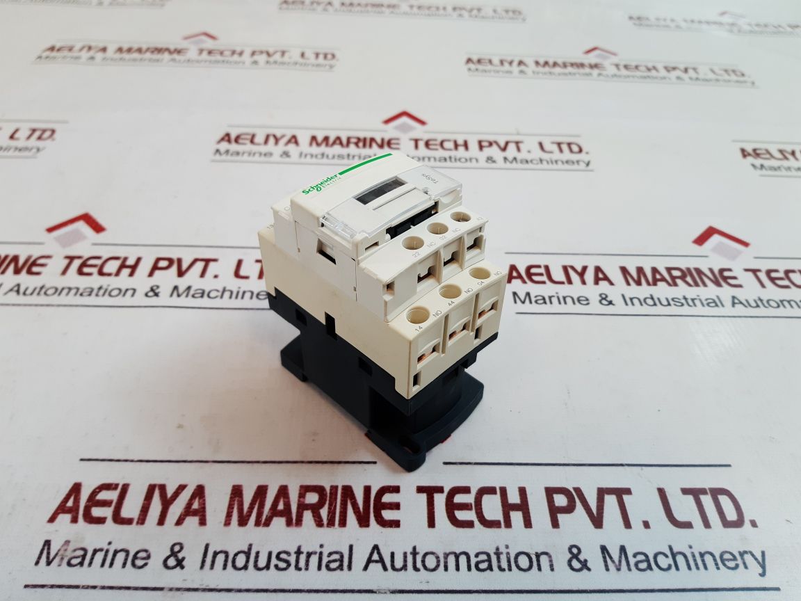 Schneider Electric Cad32M7 Control Relay