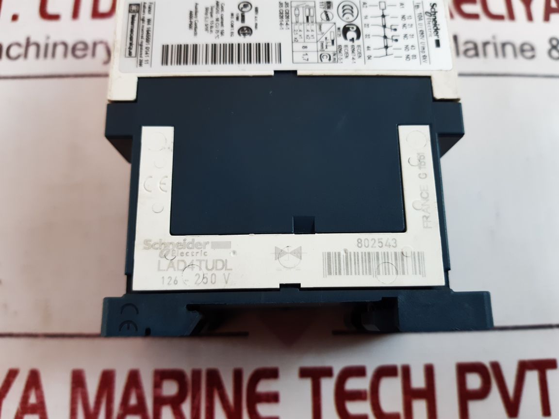 Schneider electric cad32md control relay 220v dc
