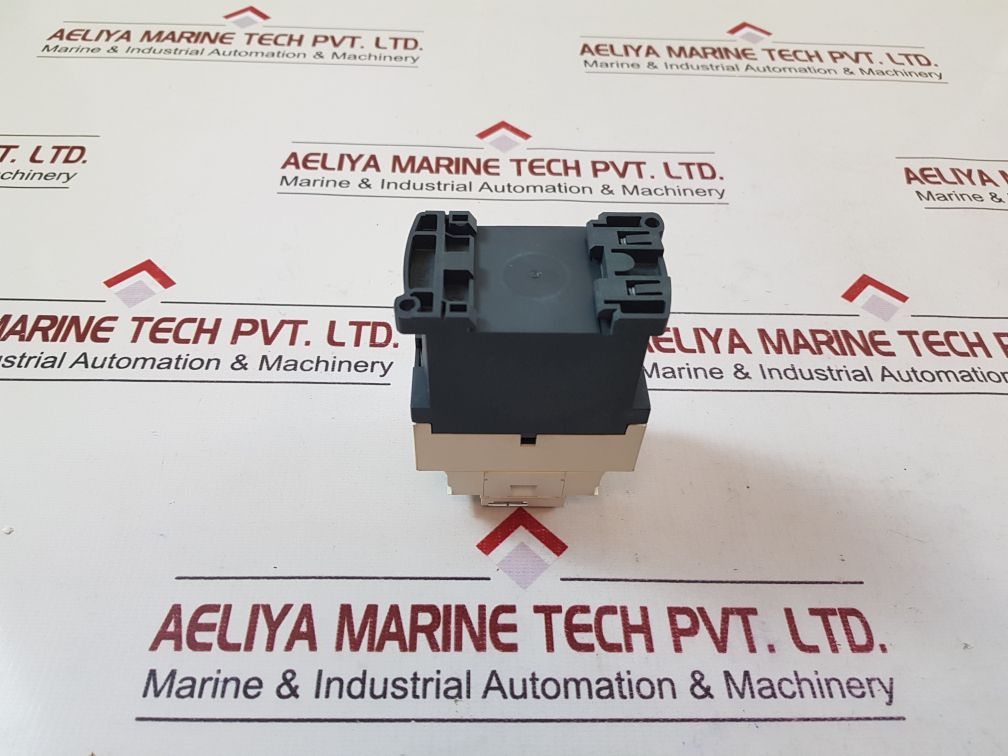 Schneider Electric Cad32Md Control Relay