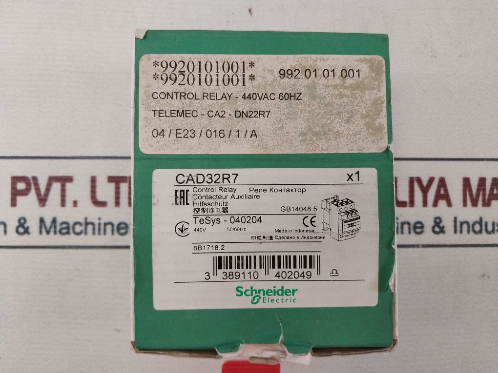 Schneider Electric Cad32R7 Control Relay 040204 690V 50/60Hz