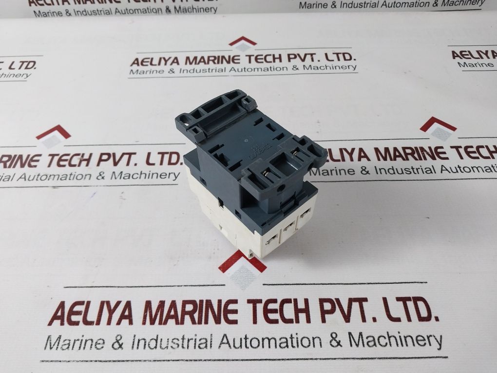 Schneider Electric Telemecanique Cad50F7 10A 690V Relay Switch