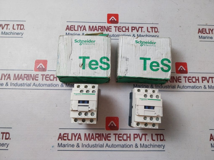 Schneider Electric Cad50P7 Control Relay 230V 50/60Hz