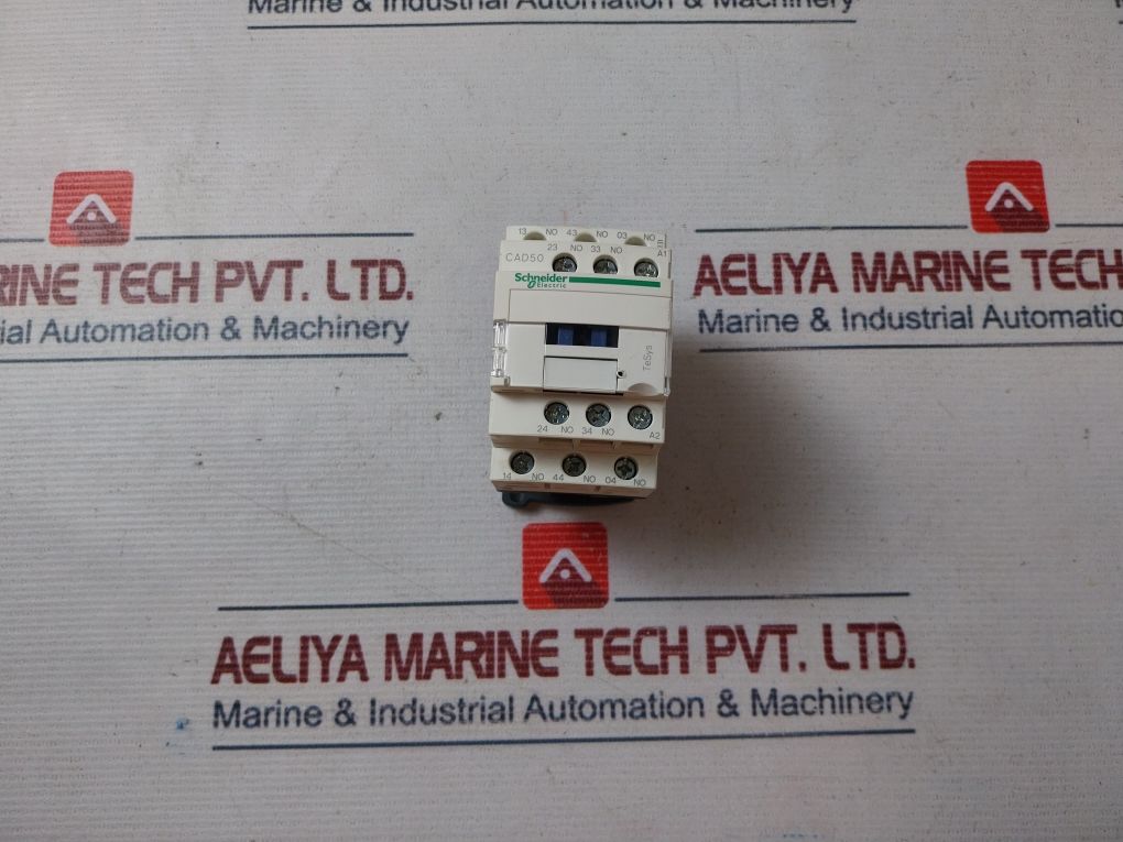 Schneider Electric Cad50P7 Control Relay 230V 50/60Hz