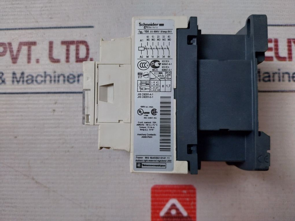 Schneider Electric Cad50P7 Control Relay 230V 50/60Hz