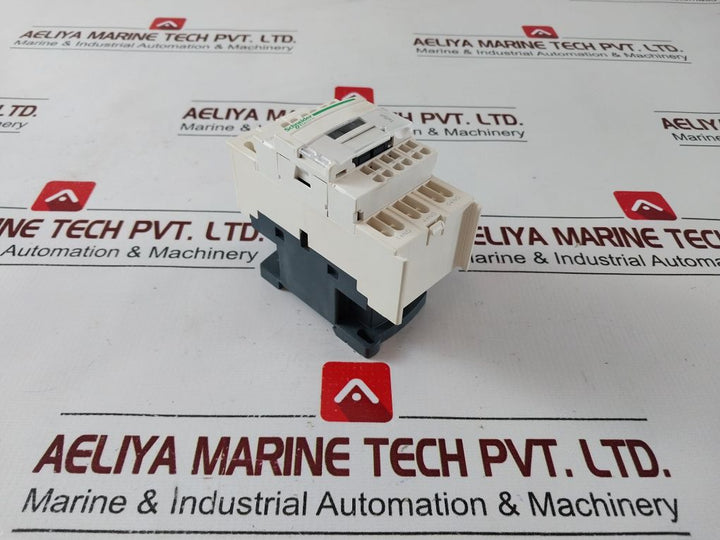 Schneider /Telemecanique Cad 323 P7 Control Relay