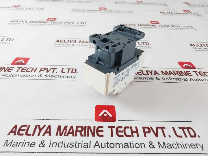 Schneider /Telemecanique Cad 323 P7 Control Relay