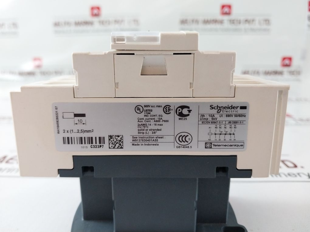 Schneider /Telemecanique Cad 323 P7 Control Relay