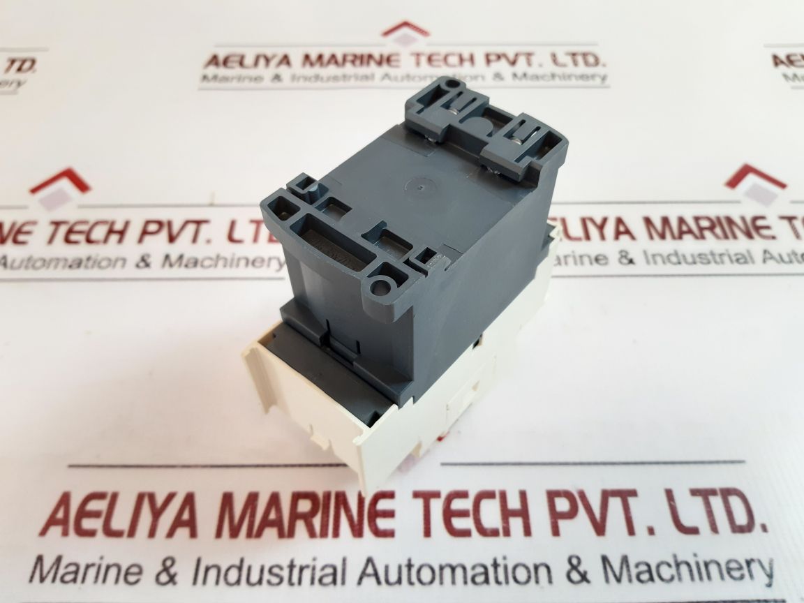 Schneider Electric Cad 323Bd Control Relay
