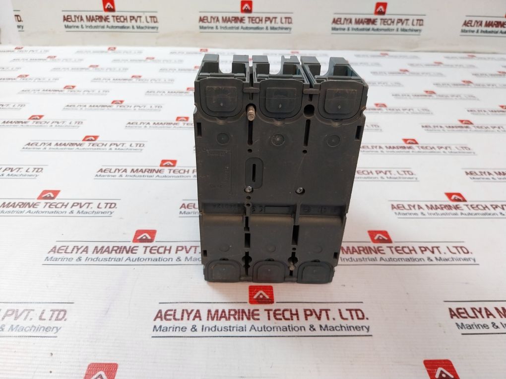 Schneider Electric Cvs100B Circuit Breaker 800A 690V