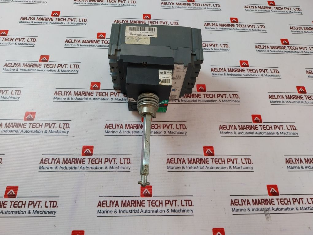 Schneider Electric Cvs100B Circuit Breaker 800A 690V