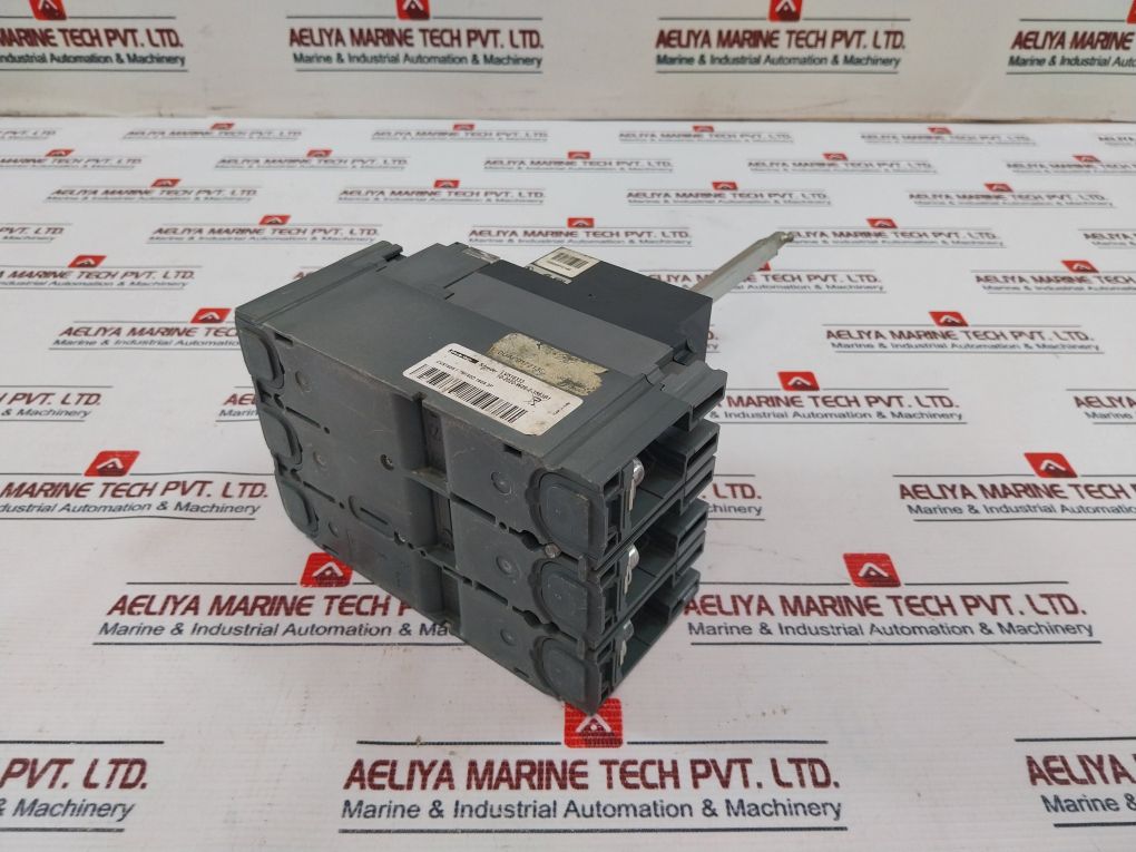 Schneider Electric Cvs160F 1250A Circuit Breaker 50/60Hz