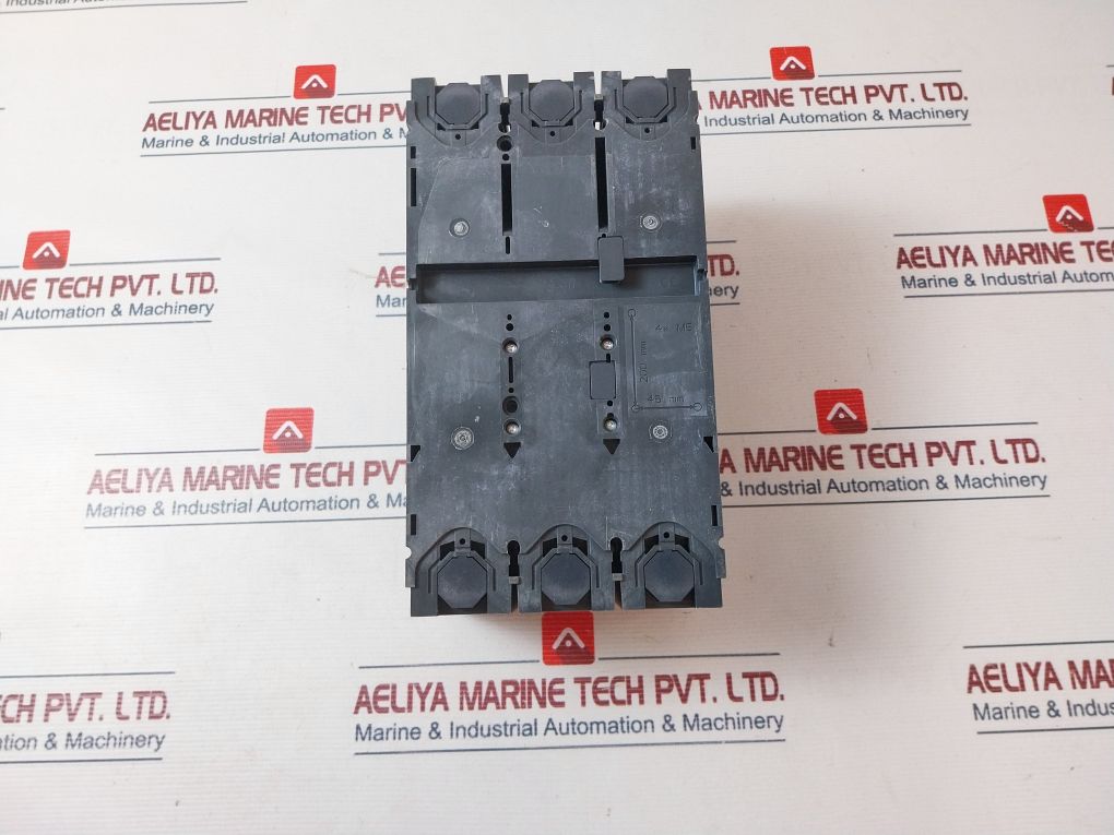 Schneider Electric Cvs400N Tm400D 3P3D Circuit Breaker/Switch-disconnector