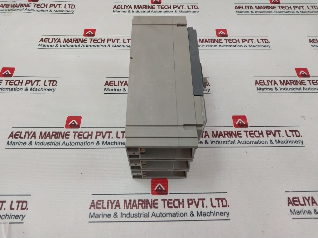 Schneider Electric Cvs630F Moulded Case Circuit Breaker