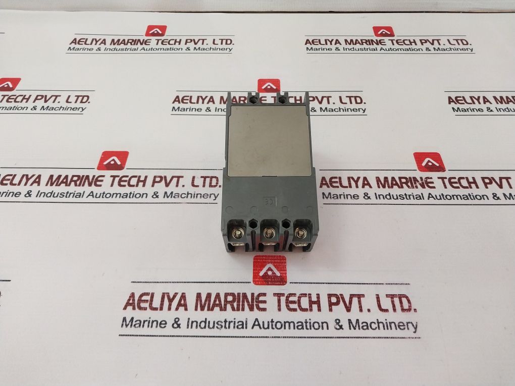 Schneider Electric Ezc100F30A Circuit Breaker 690V~