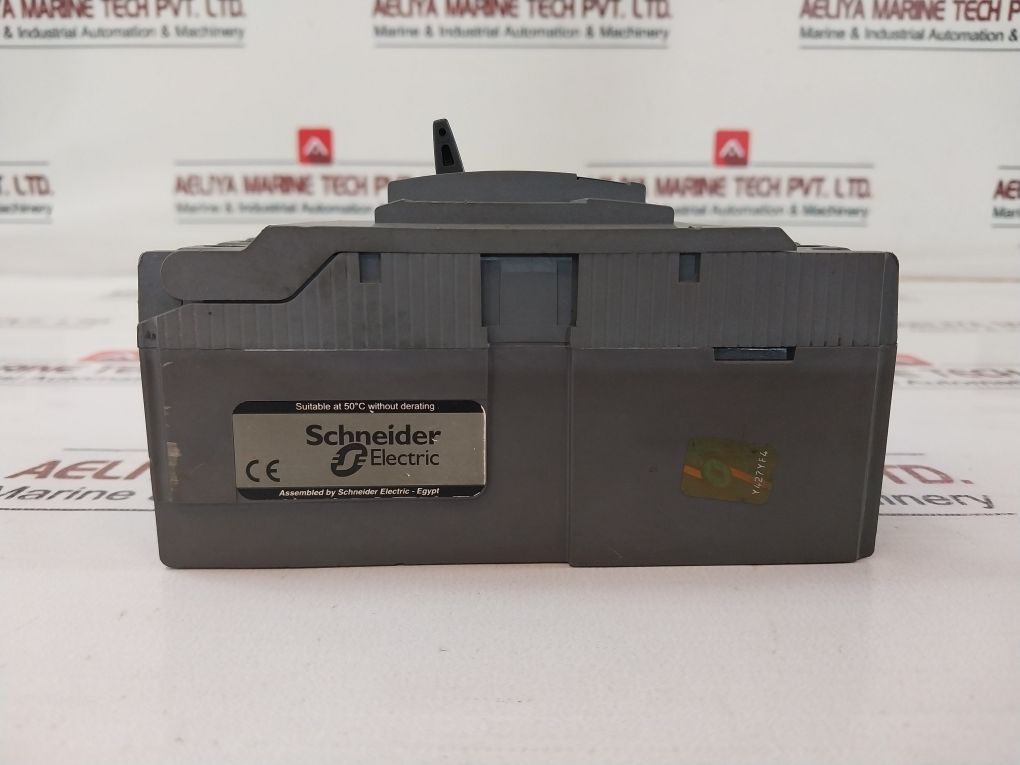 Schneider Electric Ezc100F30A Circuit Breaker 690V~