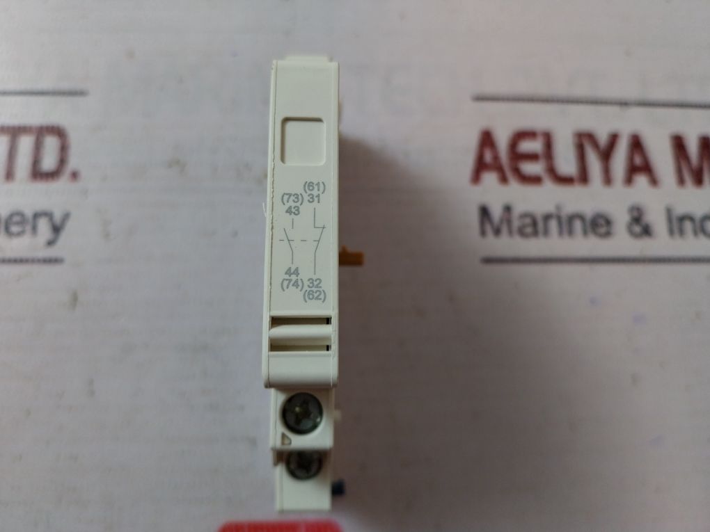 Schneider Electric Gvan11 Auxiliary Contact Block 690V 720Va/240V