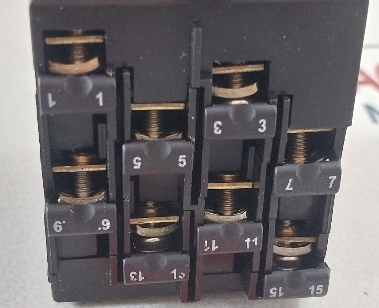 Schneider Electric K1H008Nx Switch