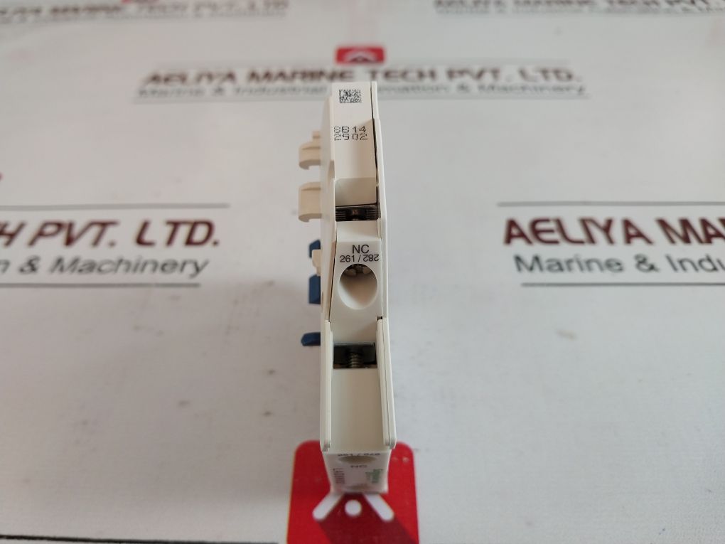 Schneider Electric Lad8N02 Lateral Contact Block