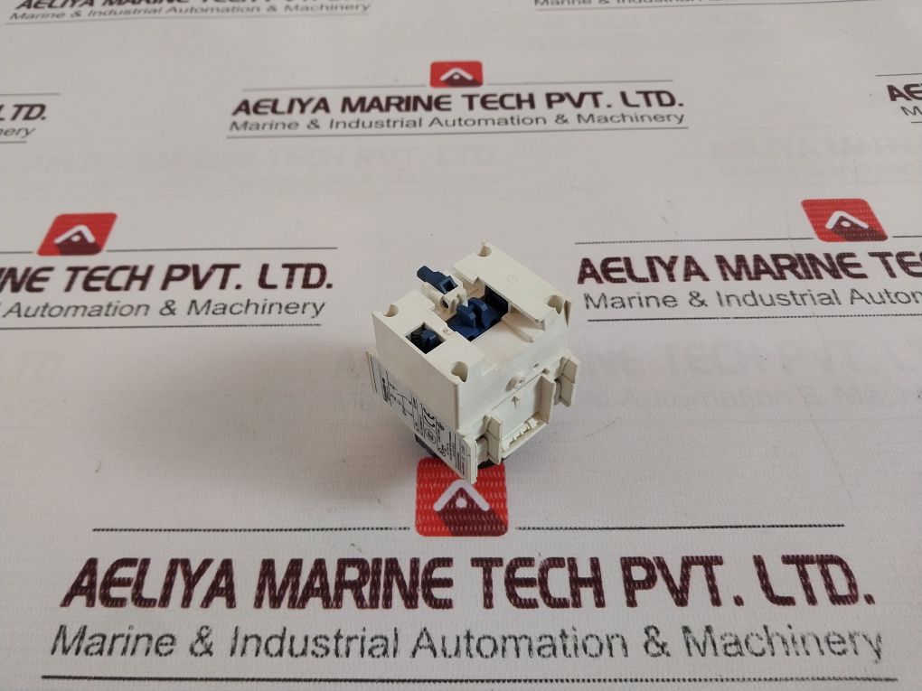 Schneider Electric Ladt0 Travail/On Delay Electric Time Contactor 0.1-3S