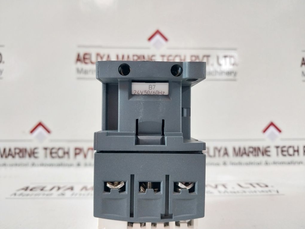 Schneider/ Telemecanique Lc1D09 B7 Contactor 