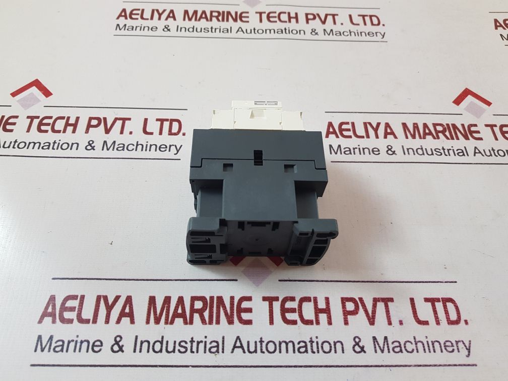 Schneider electric lc1d09p7 contactor with box