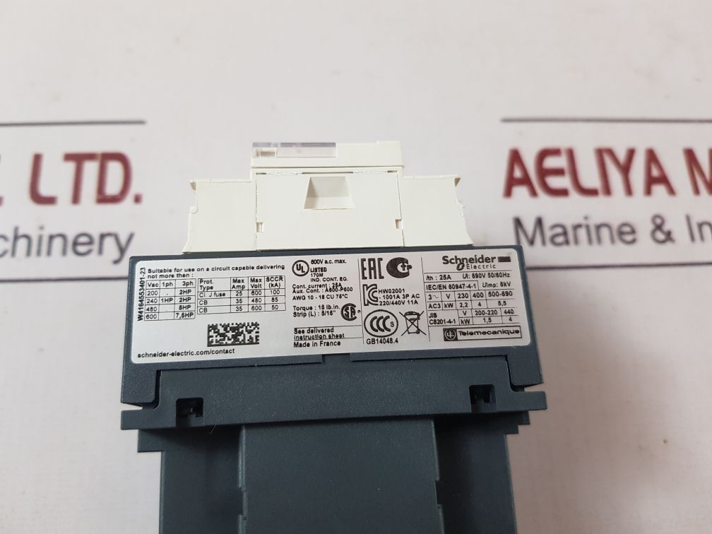 Schneider electric lc1d09p7 contactor with box