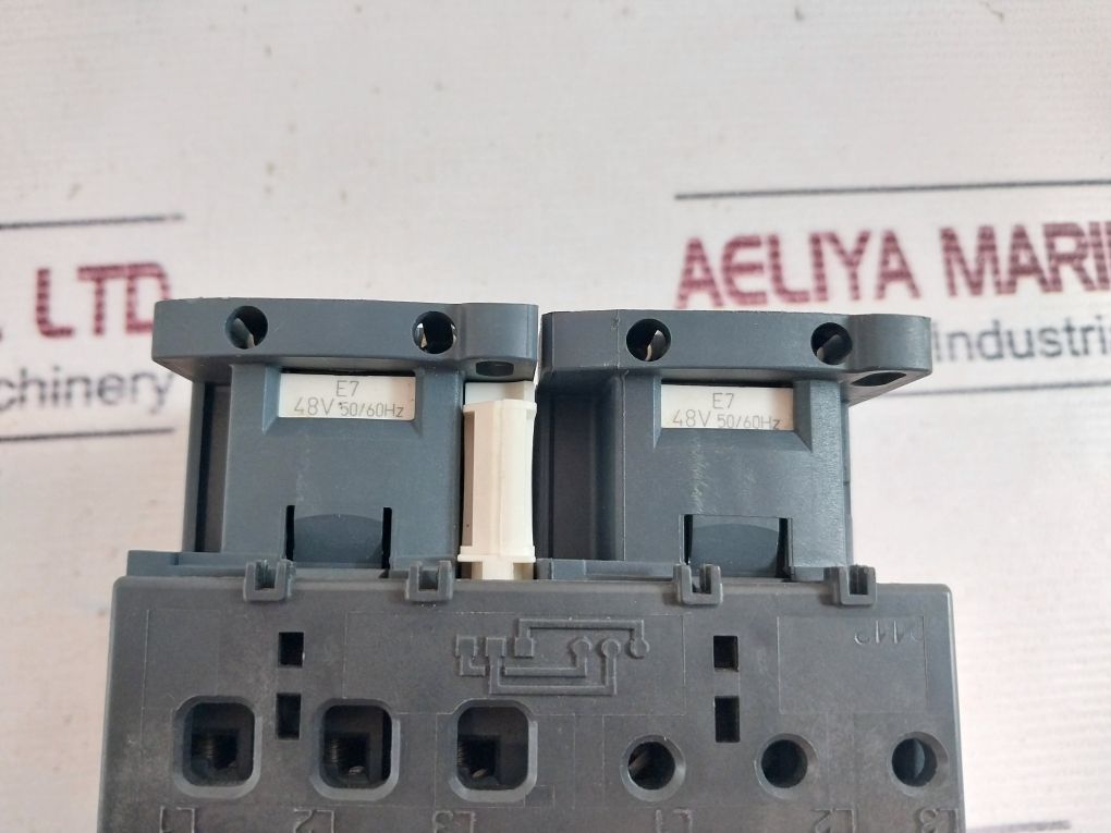 Schneider Electric Lc1D12 Contactor 25A 600V A.C.