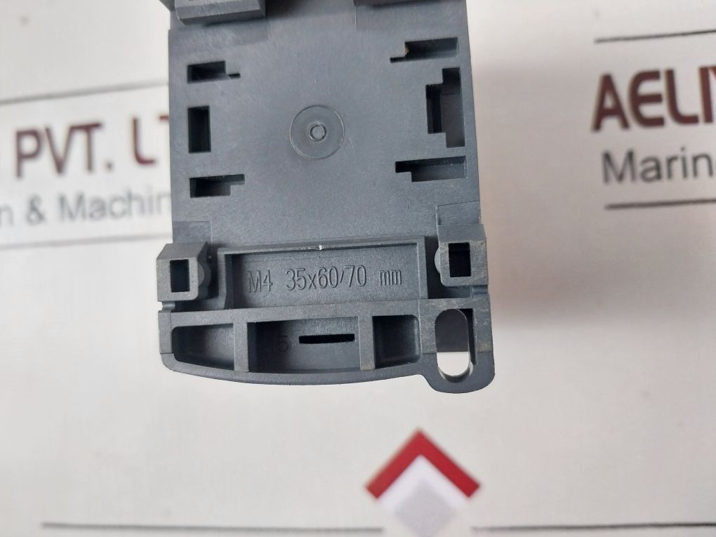 Schneider/Telemecanique Lc1D18M7 Contactor Relay 220V 50/60Hz,32A