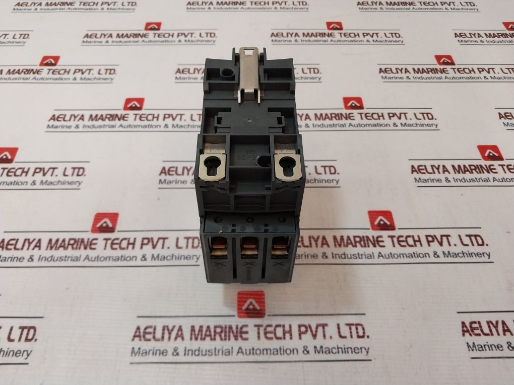 Schneider Electric Lc1D40Ar7 3 Pole Contactor 690V-50/60Hz