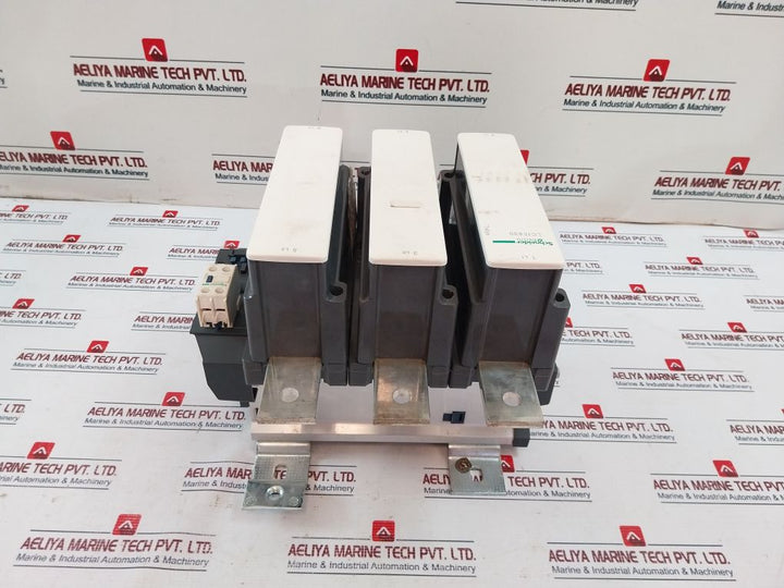 Schneider Electric Lc1F630 Contactor 1000A W/ Ladn11 Contact Block
