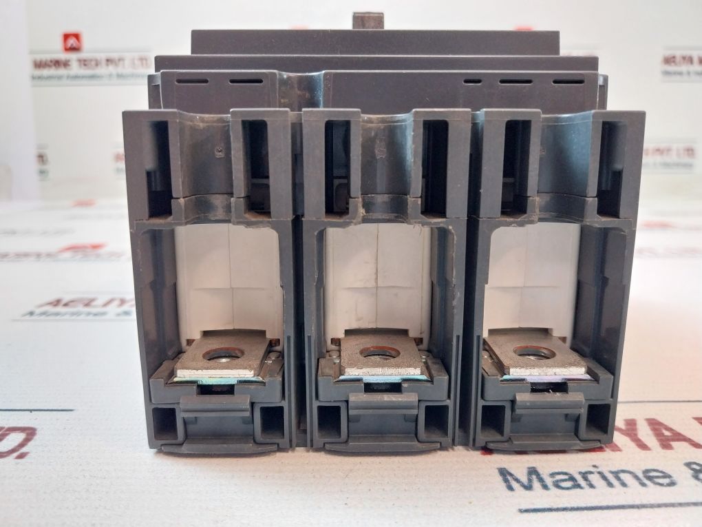 Schneider Electric Lv430403E Circuit Breaker/Switch-disconnector 800 V