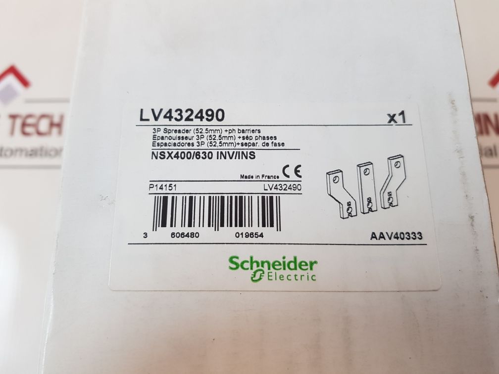 Schneider Electric Lv432490 3P Spreader (52.5 Mm)+ Ph Barriers Set