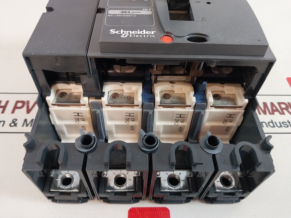 Schneider Electric Lv438108 750V