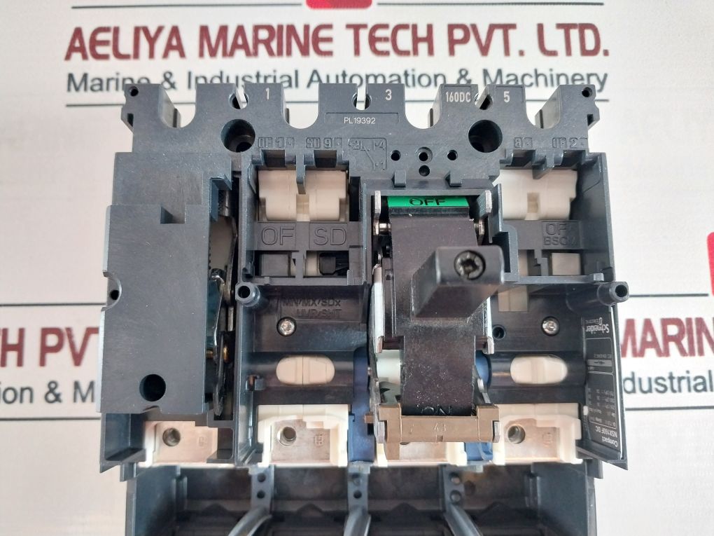 Schneider Electric Lv438108 750V