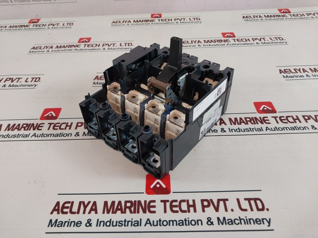 Schneider Electric Lv438108 750V