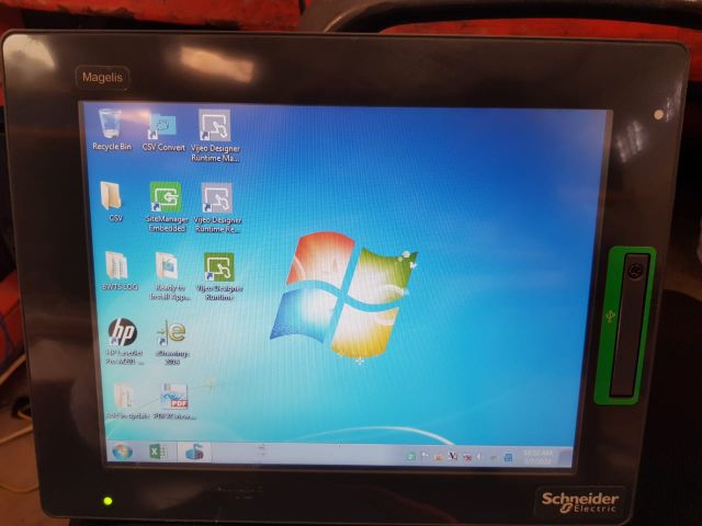 Schneider Electric Magelis Hmidt542 Display With Hmig5U Base Unit
