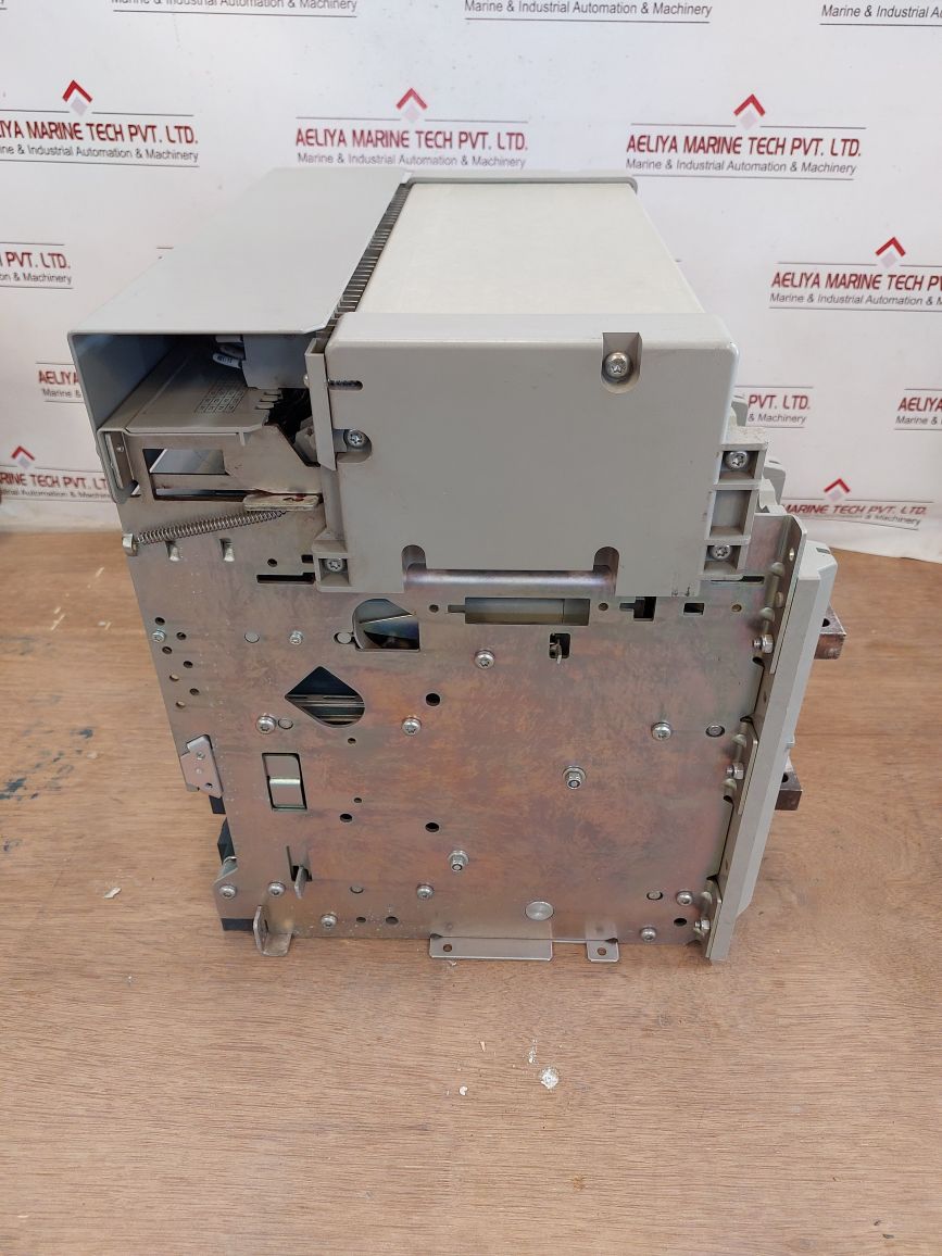 Schneider Electric Masterpact Nw08 H2 Micrologic 800A Circuit Breaker