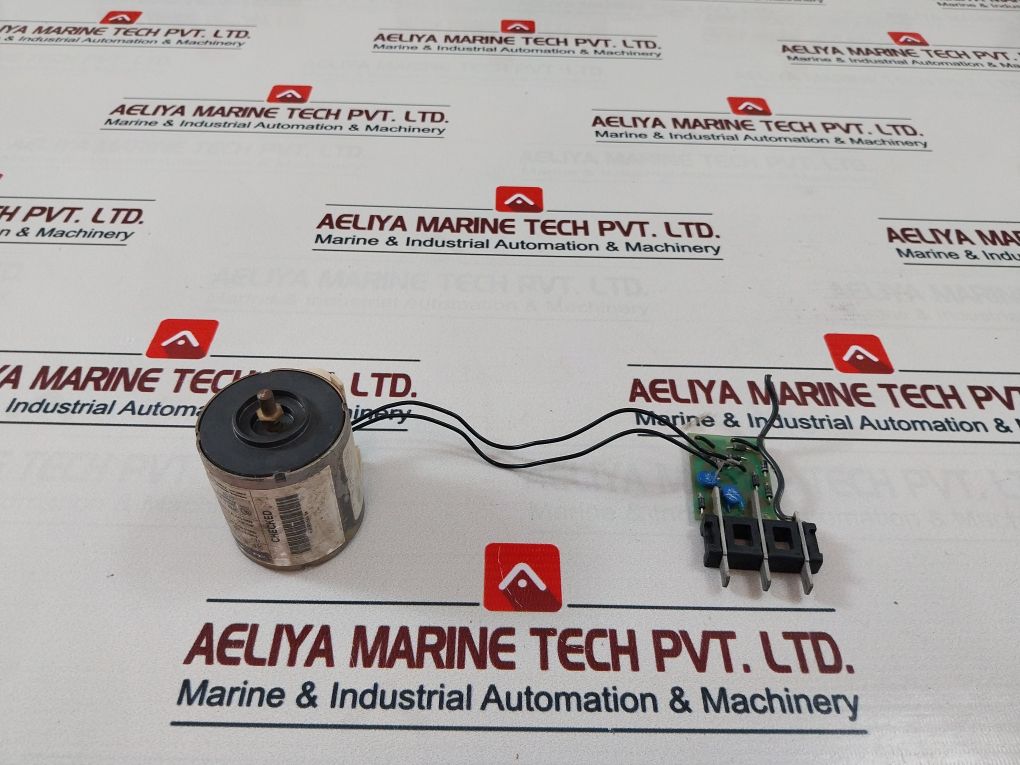 Schneider Electric Merlin Gerin 685 654 Xf-e Closing Release Circuit Breaker
