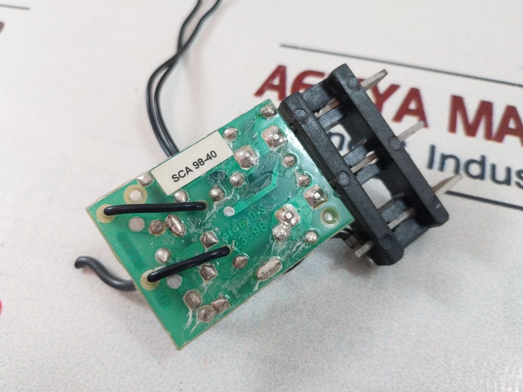 Schneider Electric Merlin Gerin 685 654 Xf-e Closing Release Circuit Breaker