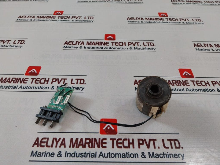 Schneider Electric Merlin Gerin 685 654 Xf-e Closing Release Circuit Breaker
