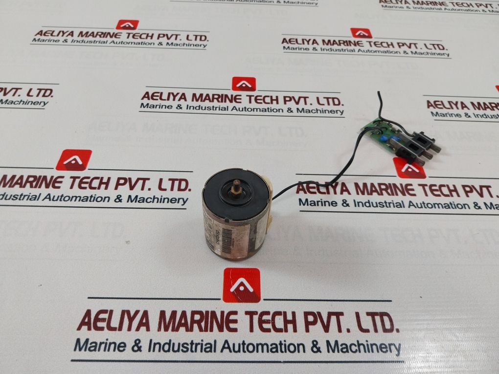 Schneider Electric Merlin Gerin 685 654 Xf-e Closing Release Circuit Breaker