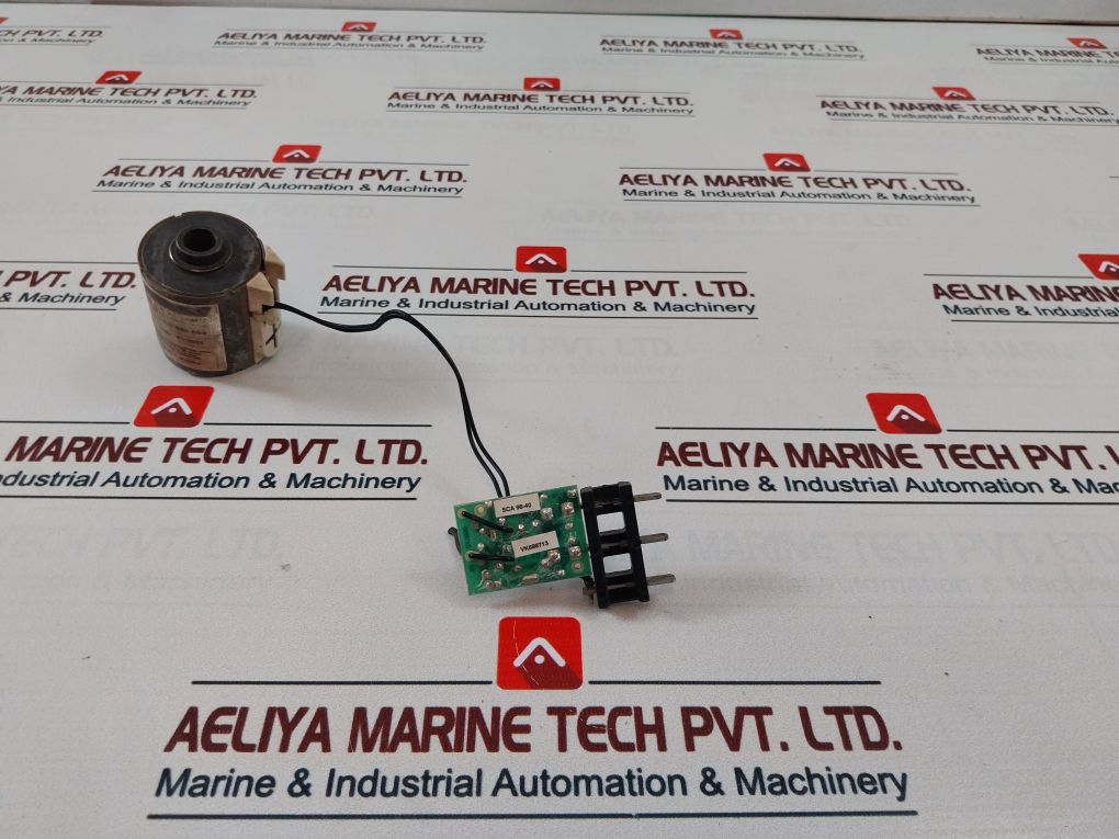 Schneider Electric Merlin Gerin 685 654 Xf-e Closing Release Circuit Breaker