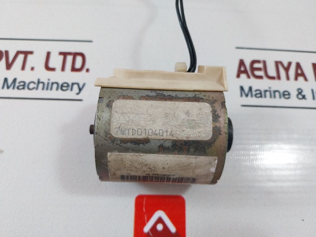 Schneider Electric Merlin Gerin 685 654 Xf-e Closing Release Circuit Breaker