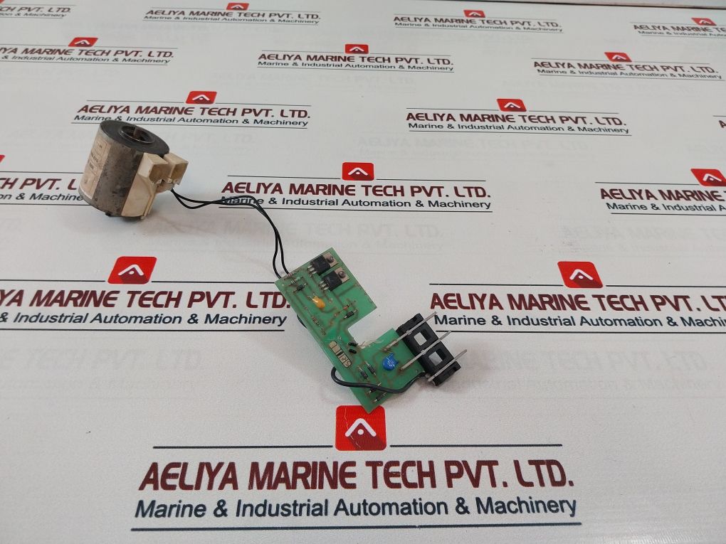 Schneider Electric Merlin Gerin 685 679 Mn-u Undervoltage Release 110/127 Vac