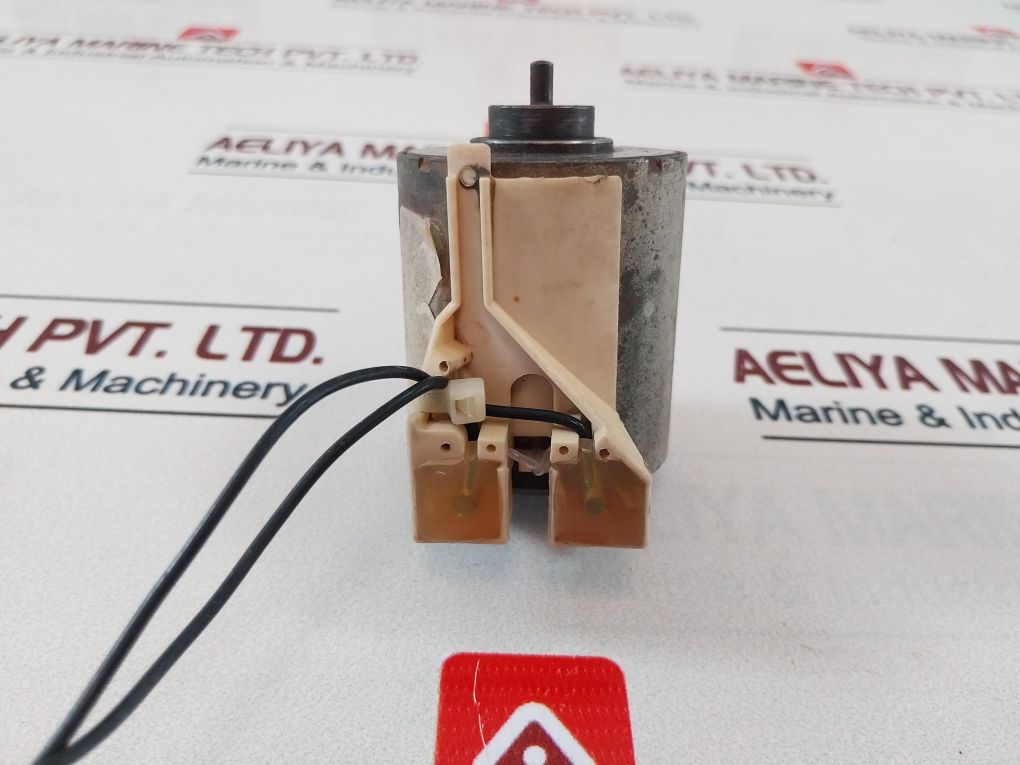 Schneider Electric Merlin Gerin 685 679 Mn-u Undervoltage Release 110/127 Vac