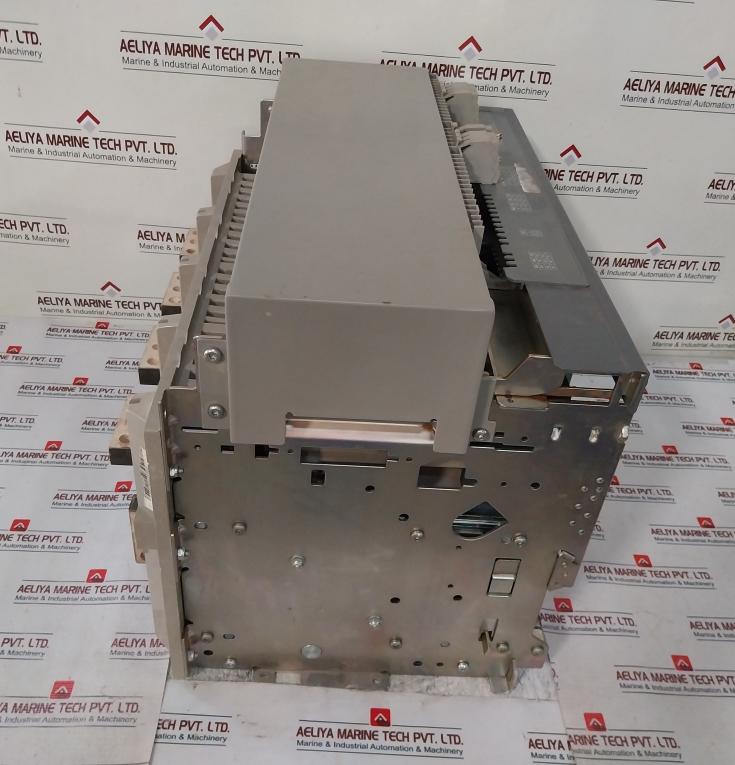 Schneider Electric Mvs32Na Circuit Breaker 4-pole 3200A 690V Ac