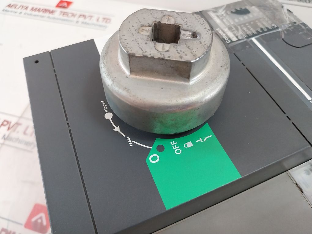 Schneider Electric Ns800N Moulded Case Circuit Breaker 800V