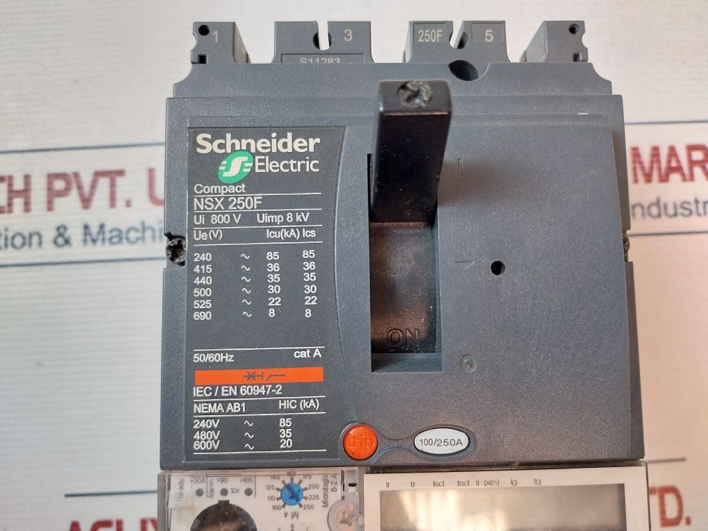Schneider Electric Nsx 250F Circuit Breaker/Switch-disconnector 50/60Hz