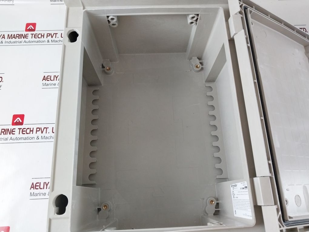 Schneider Electric Nsyplm43 Polyester Wall Encl. Plm Plain Door