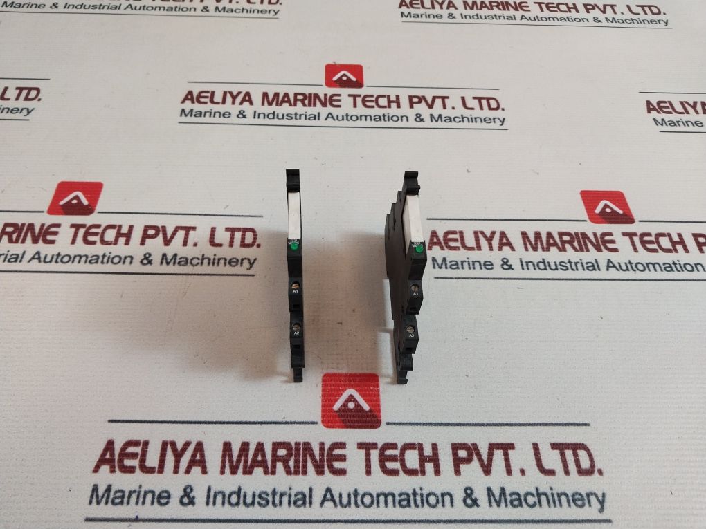 Schneider Electric Rsl1Ab4Bd Relay With Socket 6A/250V